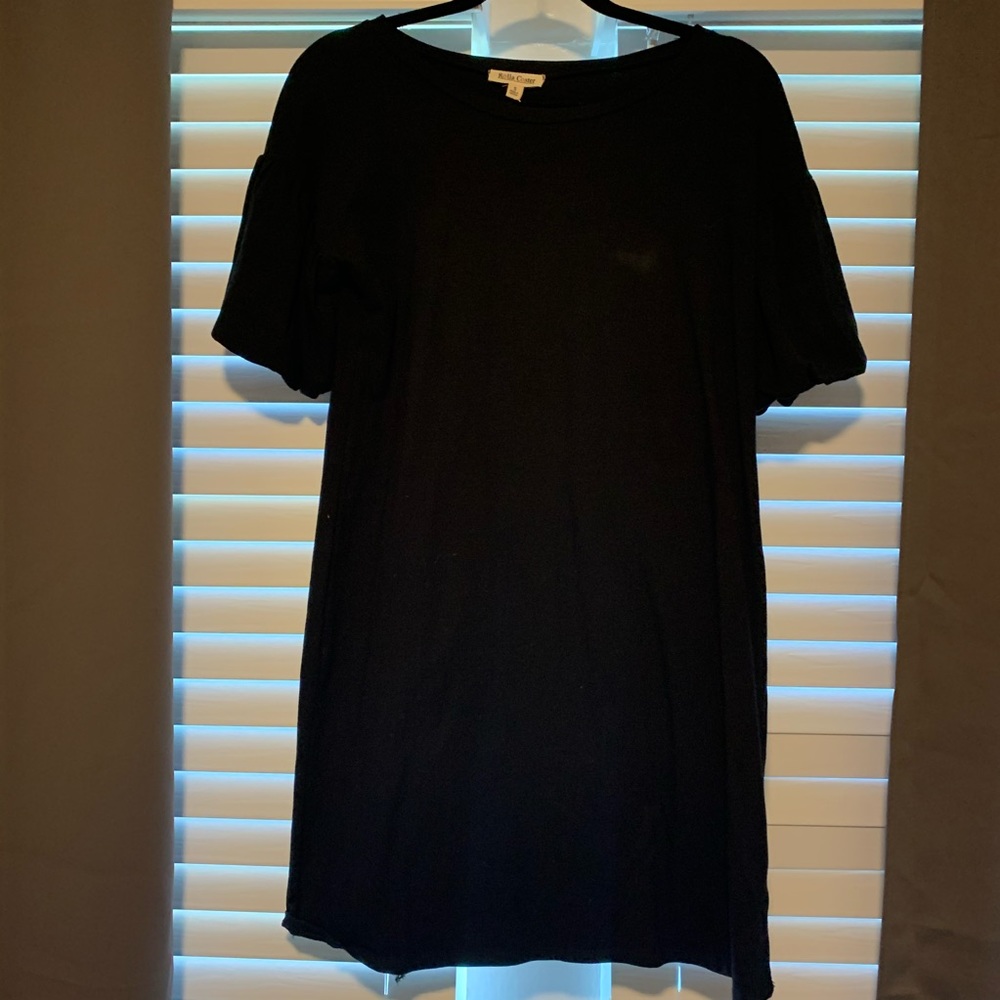Women’s Cotten puffed sleeve black dress